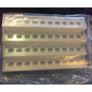 Jeffree Star White Glitter Lipstick Display